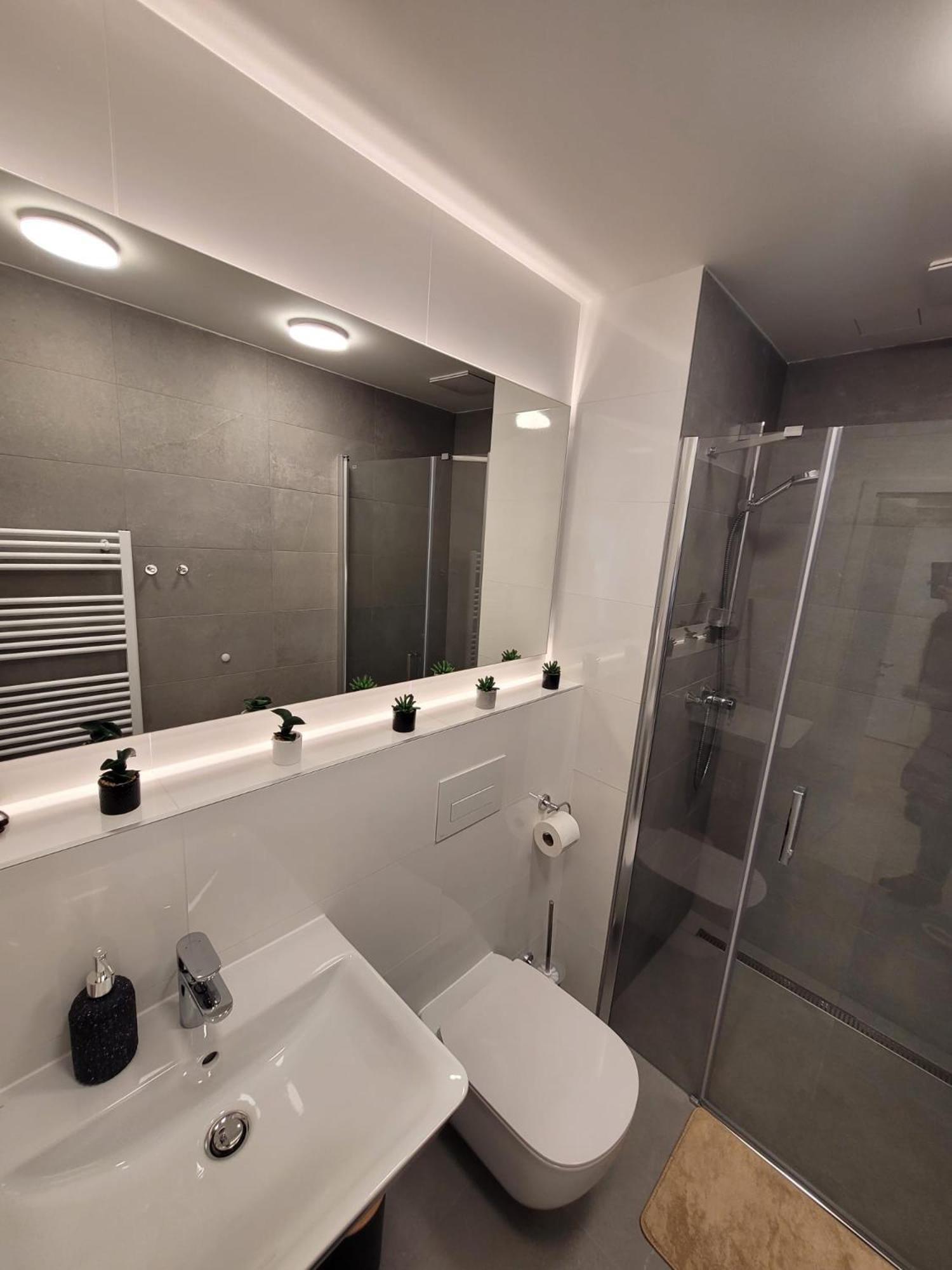 Street Center Apartment *